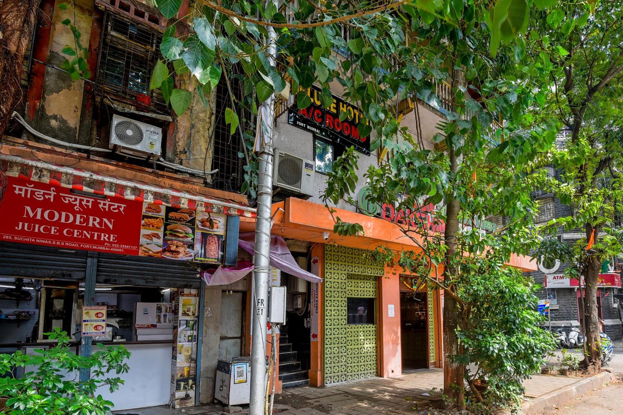 Hotel Deluxe - Mumbai — Photos 1
